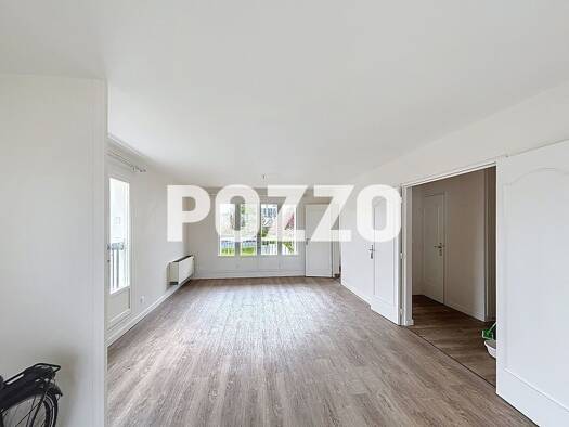 Appartement à louer 842 € 3 pièces 2 chambres 78 m² Étage 1/3 Route de Port Bayeux 14400