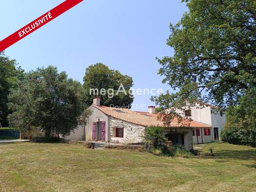 Villa à vendre 383 000 € 8 pièces 5 chambres 183 m² 1 800 m² de terrain La Chapelle-Hermier 85220