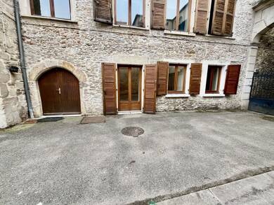 Appartement à louer 685 € 2 pièces 1 chambre 50 m² RDC Cremieu 38460