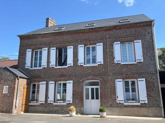 Maison à vendre 272 000 € 6 pièces 3 chambres 122 m² 1 742 m² de terrain Moyenneville 80870