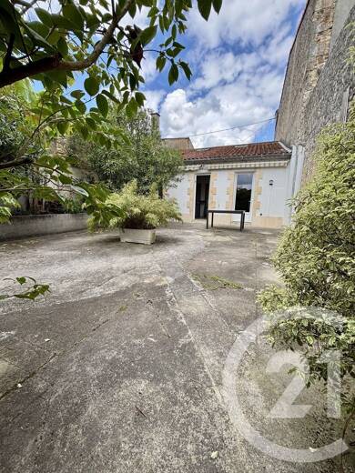 Maison à louer 900 € 4 pièces 2 chambres 122,8 m² 150 m² de terrain Lesparre Medoc 33340