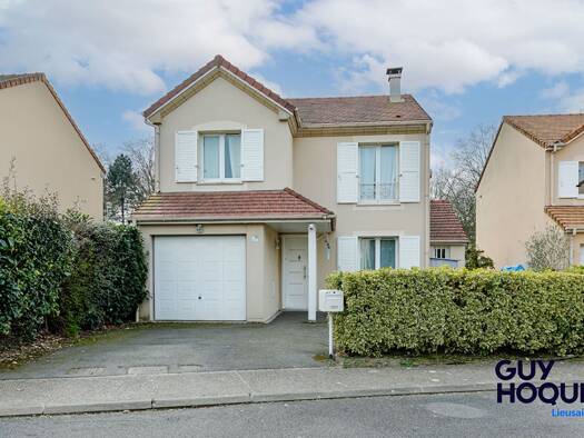 Maison à vendre 374 400 € 6 pièces 4 chambres 104 m² 290 m² de terrain Centre Est Lieusaint 77127
