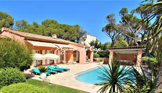 Villa à vendre 1 595 000 € 8 pièces 4 chambres 270 m² 2 700 m² de terrain Frejus 83600