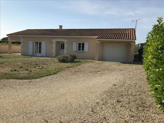 Maison de plain-pied à louer 840 € 4 pièces 3 chambres 145 m² Cierzac 17520