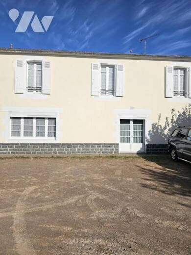 Maison à vendre 229 800 € 6 pièces 4 chambres 205 m² 358 m² de terrain St Michel en l Herm 85580