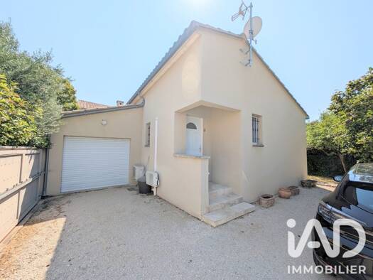 Maison de plain-pied à vendre 279 000 € 4 pièces 2 chambres 90 m² 298 m² de terrain Le Village Sarrians 84260