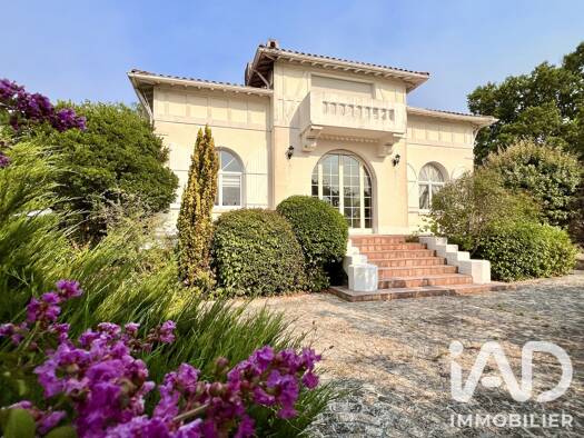 Maison à vendre 530 000 € 7 pièces 4 chambres 201 m² 1 560 m² de terrain Belin-Béliet 33830