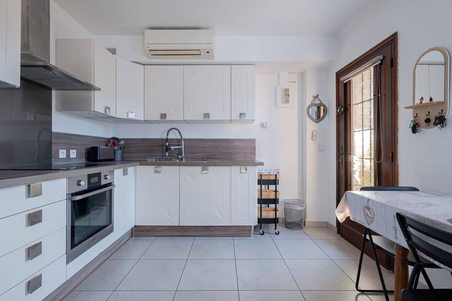 MAISON DEUX PIECES CLIMATISEE & STATIONNEMENT — 5