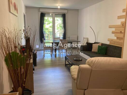 Appartement à vendre 199 000 € 5 pièces 4 chambres 89 m² Étage 2/7 Le Bourg la Claire Gleize 69400