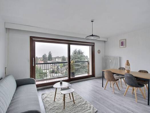 Appartement à louer 1 050 € 3 pièces 2 chambres 64 m² Étage 5/5 Cités Thonon-les-Bains 74200