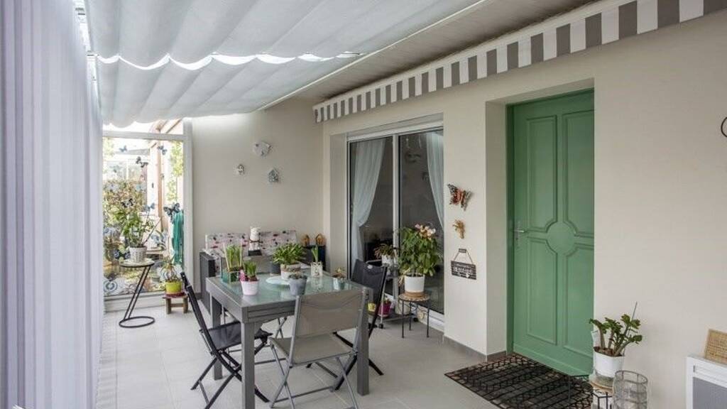 Maison à vendre 272 896 € 4 pièces 2 chambres 85 m² 60 m² de terrain Saint-Laurent-de-la-Prée 17450