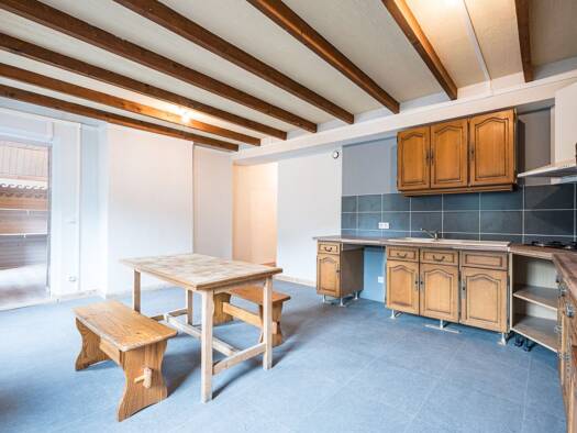 Appartement à vendre 145 000 € 4 pièces 3 chambres 120 m² Étage 3/3 Val-d'Arc 73220