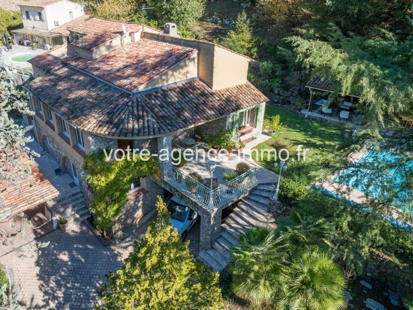 Maison à vendre, 276m², TOURRETTE LEVENS