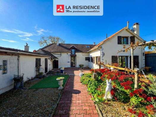 Maison à vendre 262 000 € 6 pièces 4 chambres 110 m² 700 m² de terrain Houdan 78550