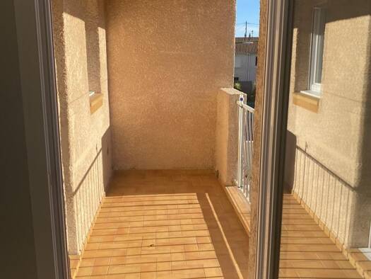 Appartement à louer 750 € 3 pièces 2 chambres 67,9 m² 1er étage Pézenas 34120