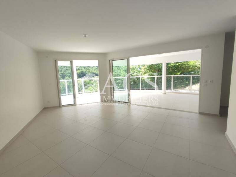 Maison à louer, 89m², LES TROIS ILETS