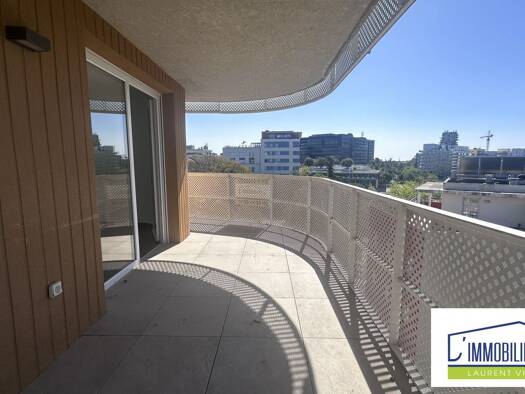 Appartement à vendre - Première occupation 299 000 € 3 pièces 2 chambres 68 m² Étage 5/6 Aiguerelles - Nouvelle Mairie Montpellier 34070