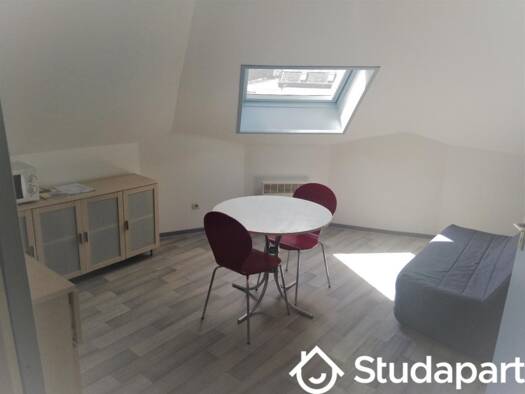 Appartement à louer - logement étudiant 445 € 1 pièce 21 m² 2ème étage Rousies 59131