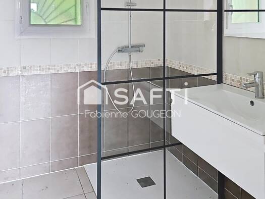 Maison de plain-pied à vendre 158 000 € 3 pièces 2 chambres 60 m² 1 002 m² de terrain Champniers 16430