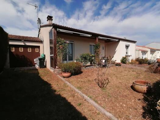 Maison à vendre 248 390 € 4 pièces 3 chambres 85 m² 531 m² de terrain Semussac 17120