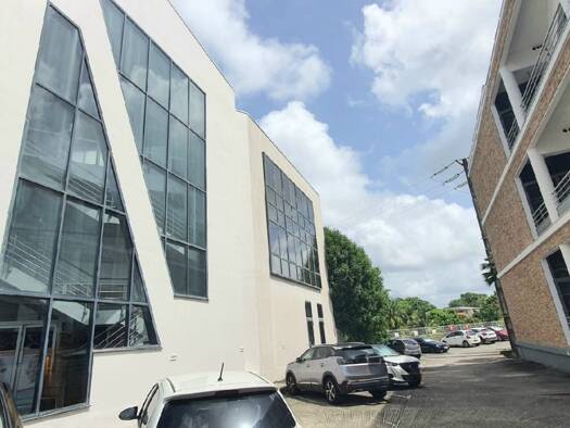 Espace bureau à louer 5 122 € 196 m² de bureaux Le Lamentin 97232
