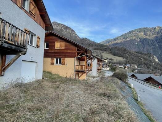 Maison à vendre 317 000 € 4 pièces 4 chambres 100 m² 270 m² de terrain Moûtiers 73600