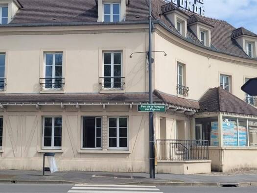 Local commercial à vendre 113 000 € 31 m² de surface de vente Est Sud Ouest La Ferté-sous-Jouarre 77260