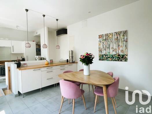 Maison de ville à vendre 229 000 € 5 pièces 3 chambres 93 m² Rochecorbon 37210
