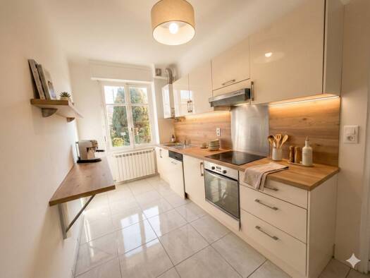 Appartement à louer 1 358 € 3 pièces 2 chambres 81,9 m² RDC Le Cannet 06110