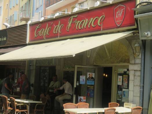 Bar / Café à vendre Fonds de commerce 202 800 € 120 m² d'espace de restauration Centre Ville Digne-les-Bains 04000