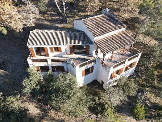 Villa à vendre 390 000 € 5 pièces 3 chambres 170,7 m² 26 664 m² de terrain Esparron-de-Verdon 04800