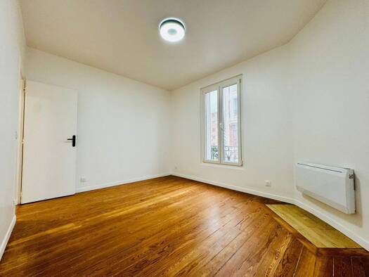 Appartement à louer 1 450 € 3 pièces 2 chambres 50 m² Étage 1/3 Joffre-Chemins des Bourdons  Gagny 93220