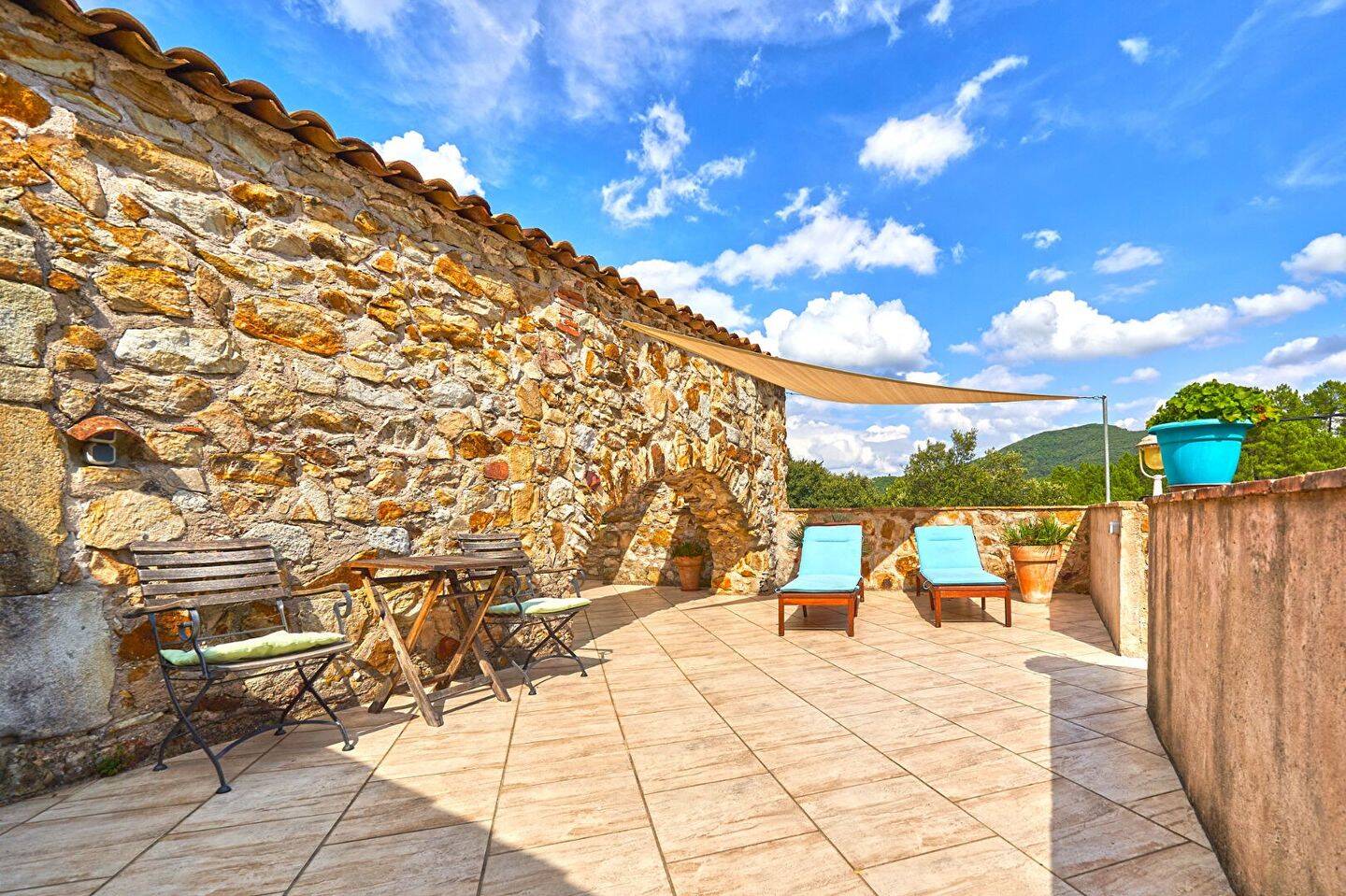 Maison à vendre, 433m², SAINT FLORENT SUR AUZONNET