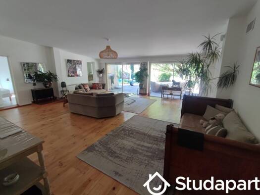 Studio à louer - logement étudiant 490 € 1 pièce 2 chambres 12 m² dès le 17/04/2026 Zone de Campagne Lambesc 13410