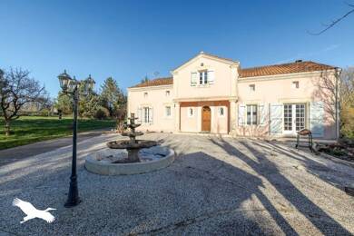 Maison à vendre 389 500 € 7 pièces 6 chambres 227 m² 12 000 m² de terrain Dignac 16410
