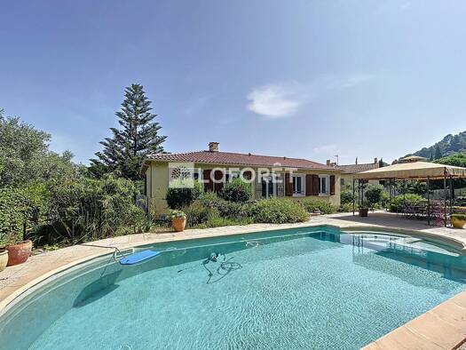 Maison à vendre 759 200 € 7 pièces 5 chambres 177 m² 872 m² de terrain Centre Ouest La Valette du Var 83160