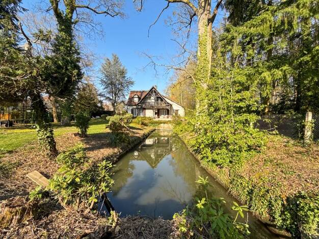 Maison à vendre 572 000 € 4 pièces 3 chambres 162,5 m² 1 950 m² de terrain Ouest-Corne de Cerf-Guignegault Orléans 45100