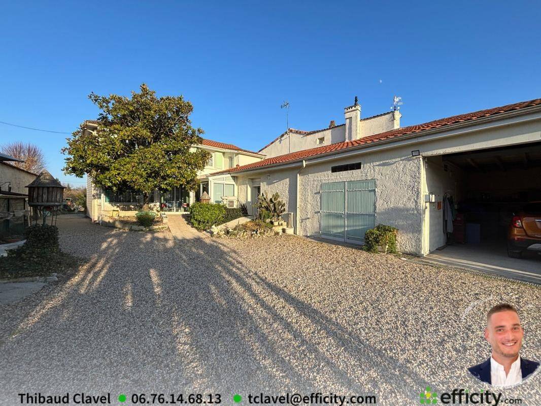 Maison à vendre, 197m², GENSAC LA PALLUE