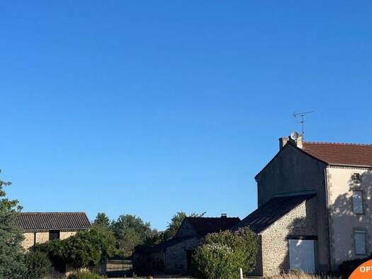 Maison à vendre 140 500 € 5 pièces 2 chambres 125 m² 8 853 m² de terrain Saint-Sornin-Leulac 87290