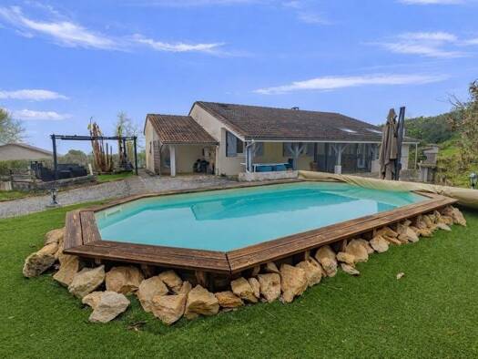 Maison de plain-pied à vendre 286 740 € 4 pièces 3 chambres 98 m² 915 m² de terrain Langoiran 33550