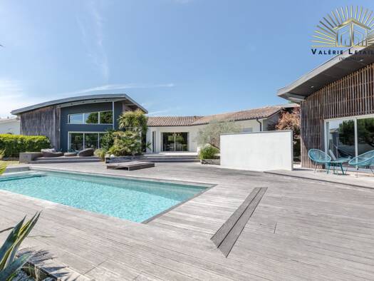 Maison à vendre 790 000 € 9 pièces 5 chambres 252 m² 2 000 m² de terrain Saint-Germain-du-Puch 33750