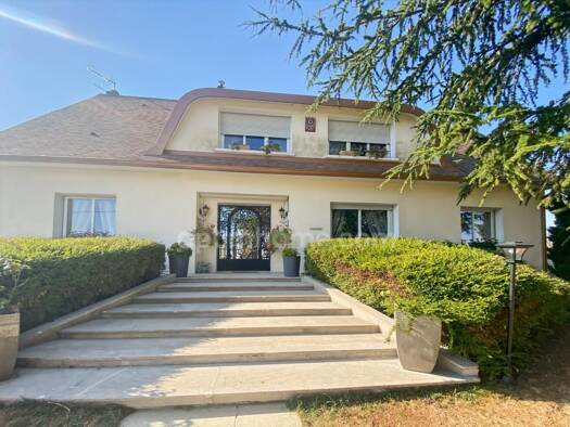 Maison à vendre 470 000 € 8 pièces 2 chambres 280 m² 3 132 m² de terrain Bucy-lès-Pierrepont 02350