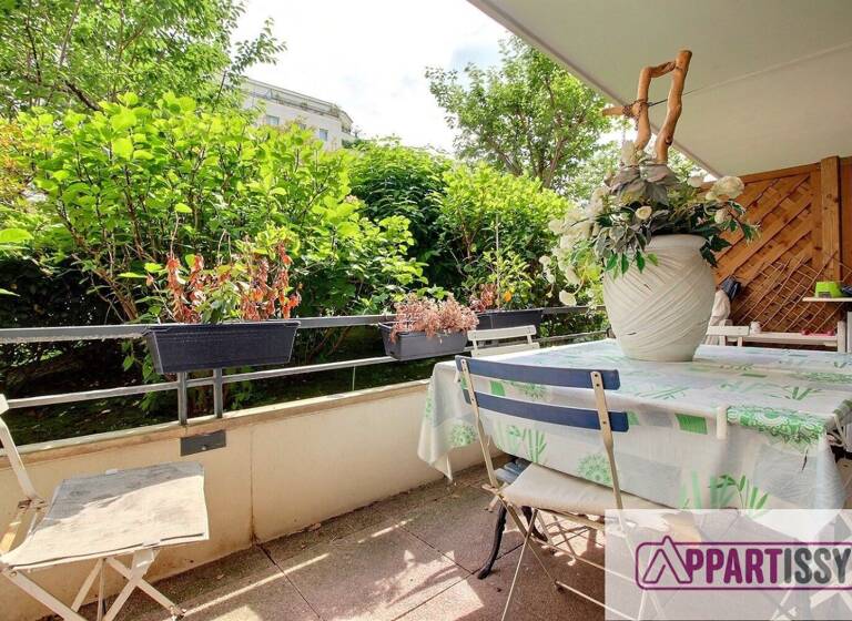 Appartement à vendre 750 000 € 4 pièces 3<br/>chambres 90,6 m²<br/>superficie 1er<br/>étage Forum Seine Issy-les-Moulineaux 92130
