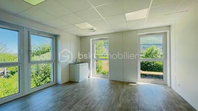 Local commercial à louer 632 € 28 m² de surface de vente Sillingy 74330
