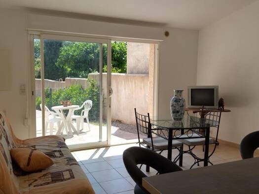 Appartement à louer - logement étudiant 600 € 1 pièce 30 m² Vaugines-Les Faisses-Peyrard Draguignan 83300