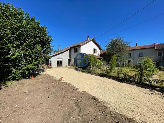 Maison à vendre 199 900 € 5 pièces 3 chambres 113 m² 873 m² de terrain La Tour-du-Pin 38110
