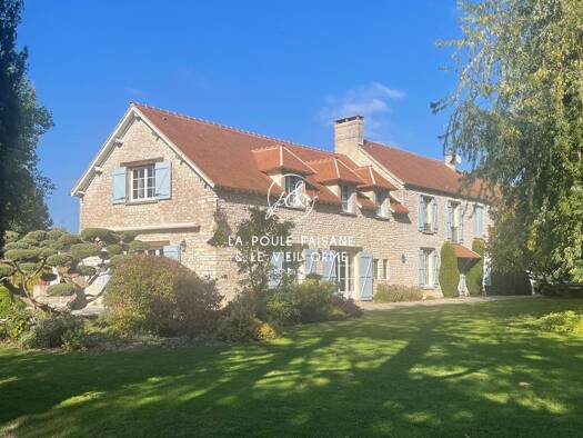 Maison à vendre 1 250 000 € 10 pièces 6 chambres 380 m² 3 445 m² de terrain Bréval 78980