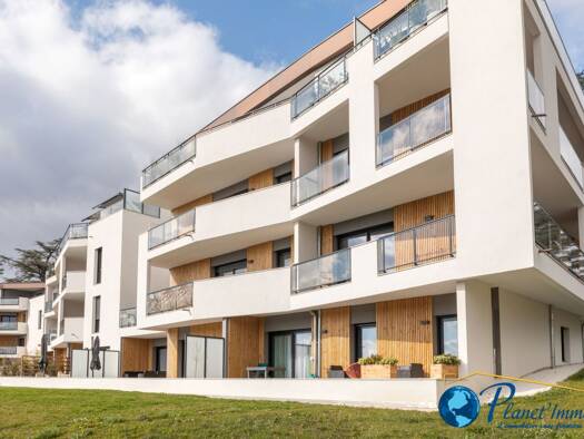 Appartement à vendre 252 000 € 3 pièces 2 chambres 65 m² RDC St Priest en Jarez 42270