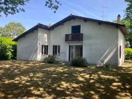 Maison à vendre 344 850 € 5 pièces 4 chambres 130 m² 1 095 m² de terrain Est Léognan 33850