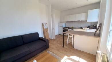 Appartement à louer 950 € 3 pièces 2 chambres 54 m² Étage 2/3 Oullins Pierre Benite 69600